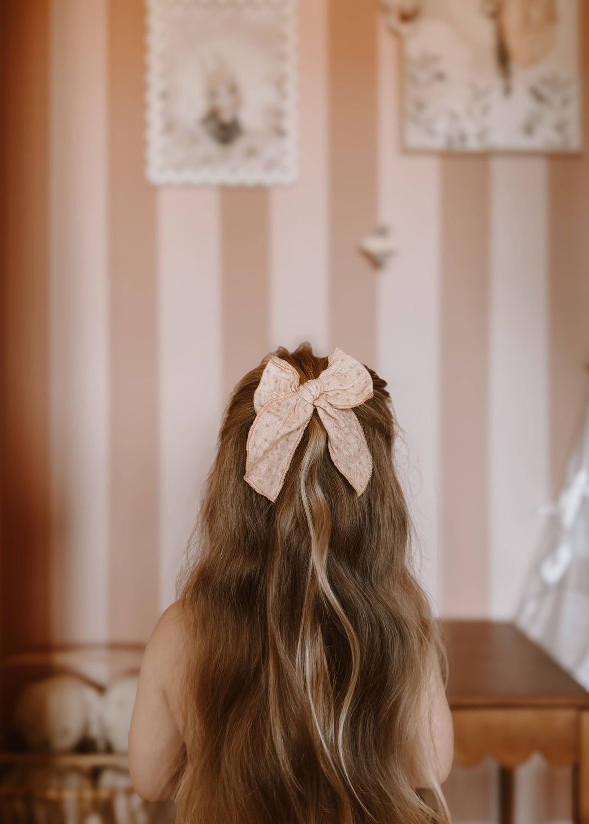 Noeud barrette Fable Bow - pois rose poudré