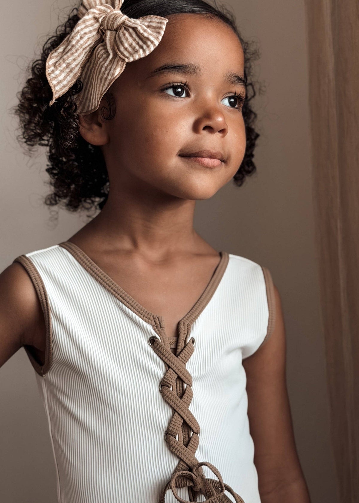 Noeud barrette Fable Bow - Lignes caramel